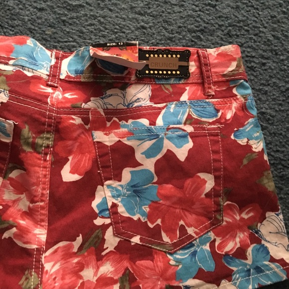 Floral shorts 2 for $25 - Picture 5 of 5